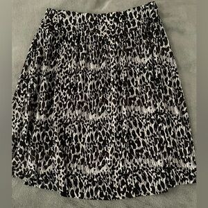 Ann Taylor skirt - Medium
